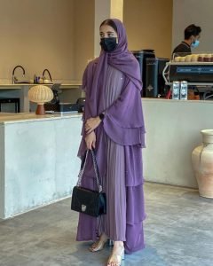 أجمل عبايات ملونة 2021 بنفسجي - كمامة سوداء