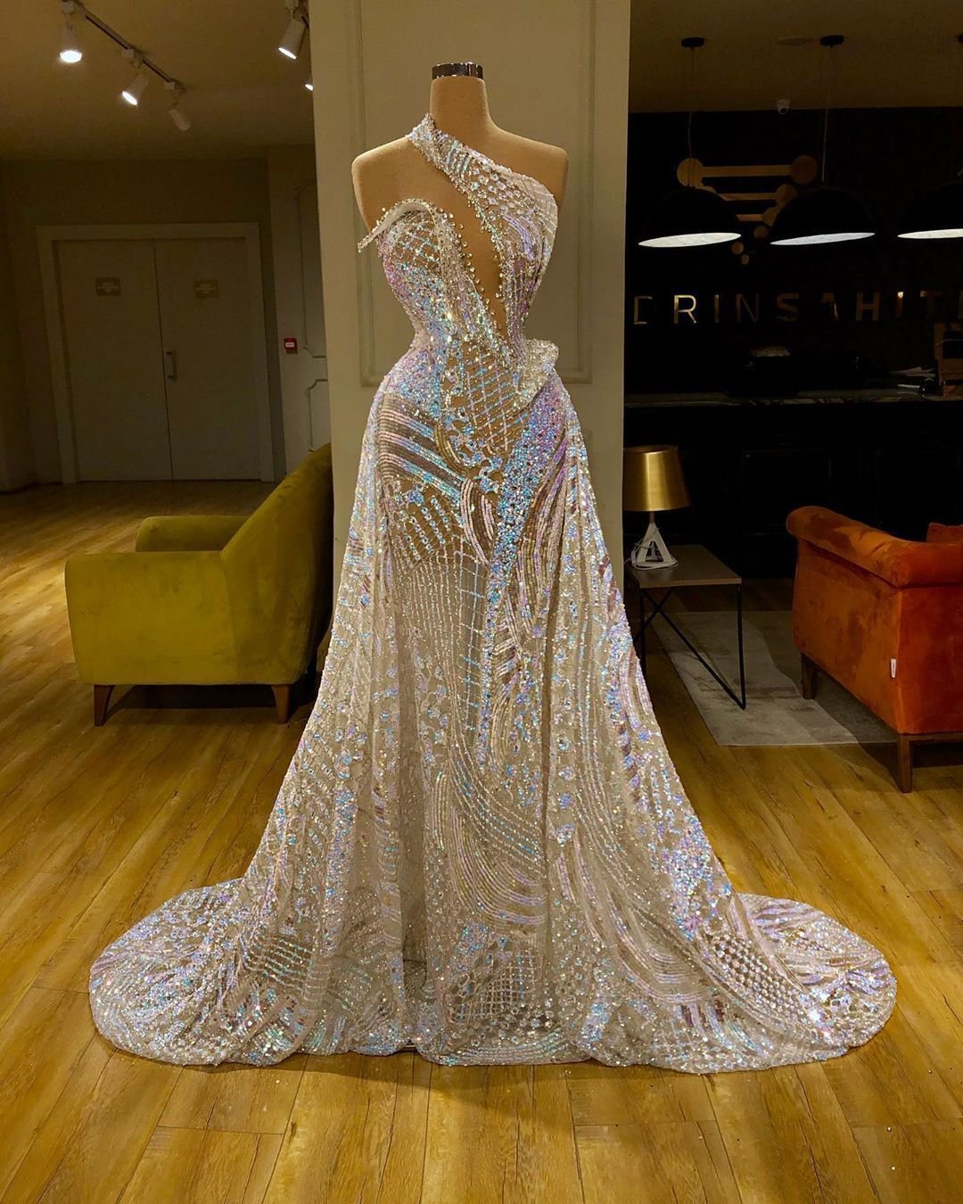 آخر موضة فساتين سواريه - ابيض - سكري بيج