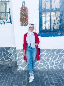 لباس كاجوال للمحجبات - معطف احمر لباس كاجوال للمحجبات - معطف احمر