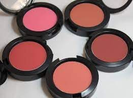 البلاشر أو أحمر الخدود البلاشر أو أحمر الخدود