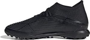 حذاء كرة القدم من أديداس