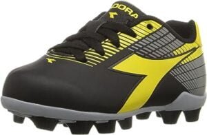 حذاء كرة القدم من ديادورا